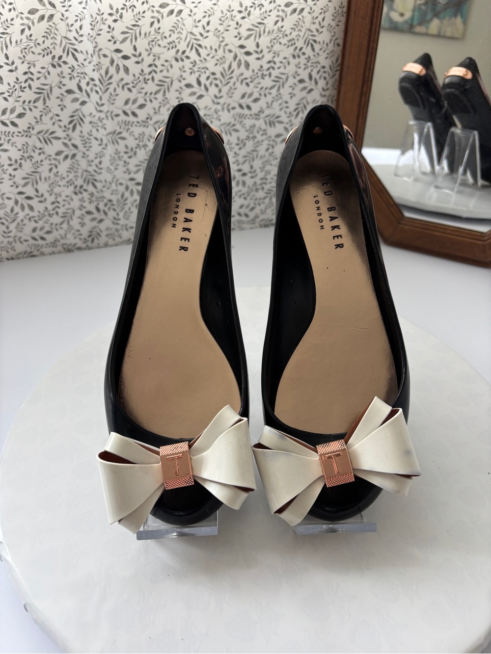 Ted Baker Faiyte Black Jelly Ballet Flats EU 38 White Bow Rose Gold